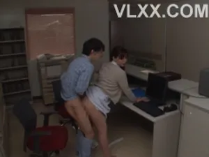 Địt nhau tại lớp học cùng cô giáo vú to lồn rậm