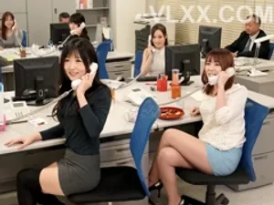 Cặp đôi sinh viên trẻ rủ nhau vào wc địt nhau lén lút